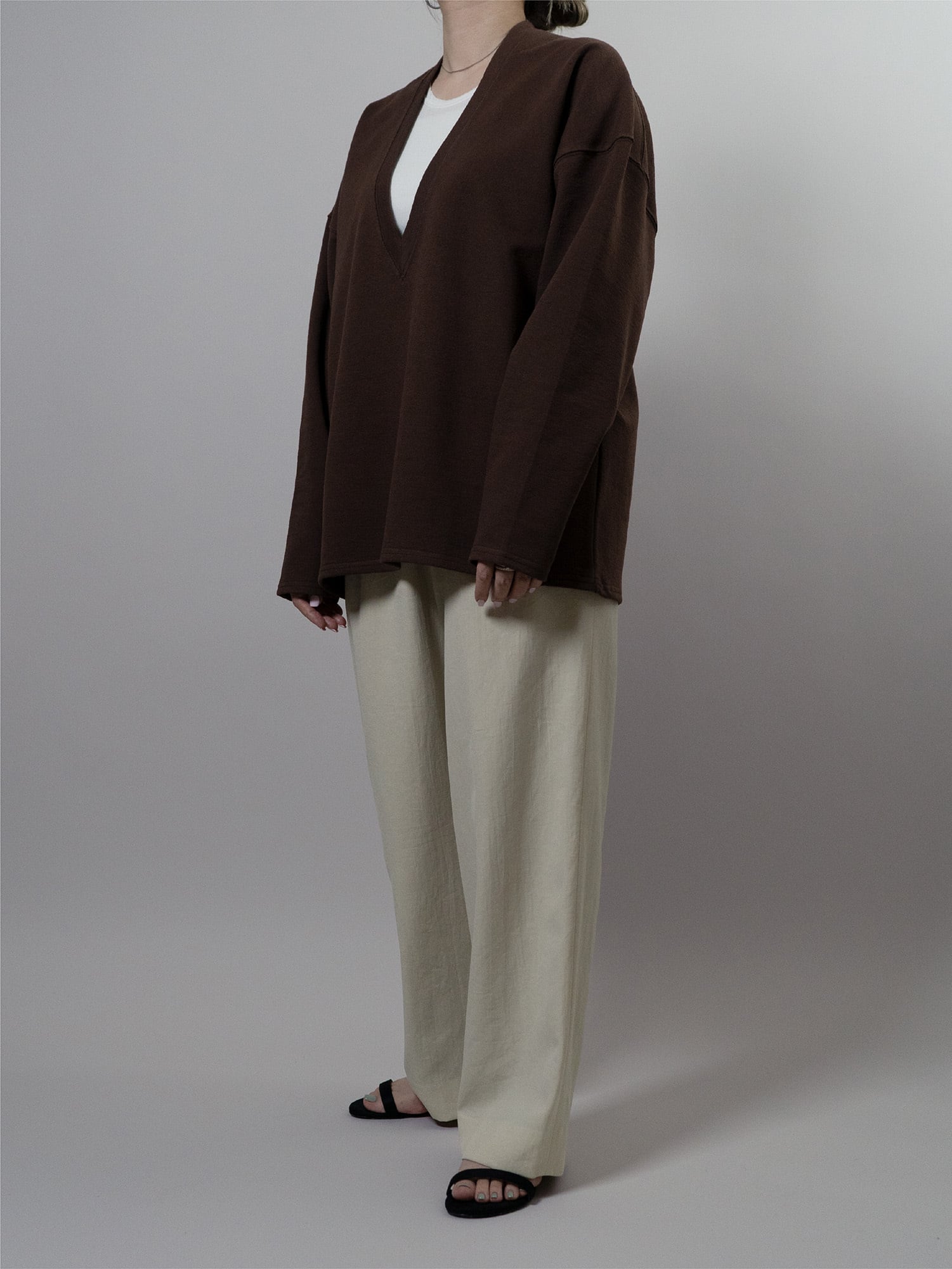 Deep V Neck Pullover / Brown | FUSA