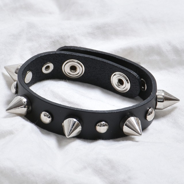 【3/3新着】2TYPESスタッズブレスレット