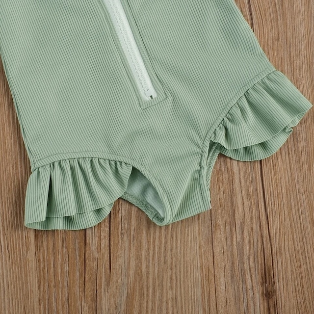 フリルジッパーラッシュガード水着