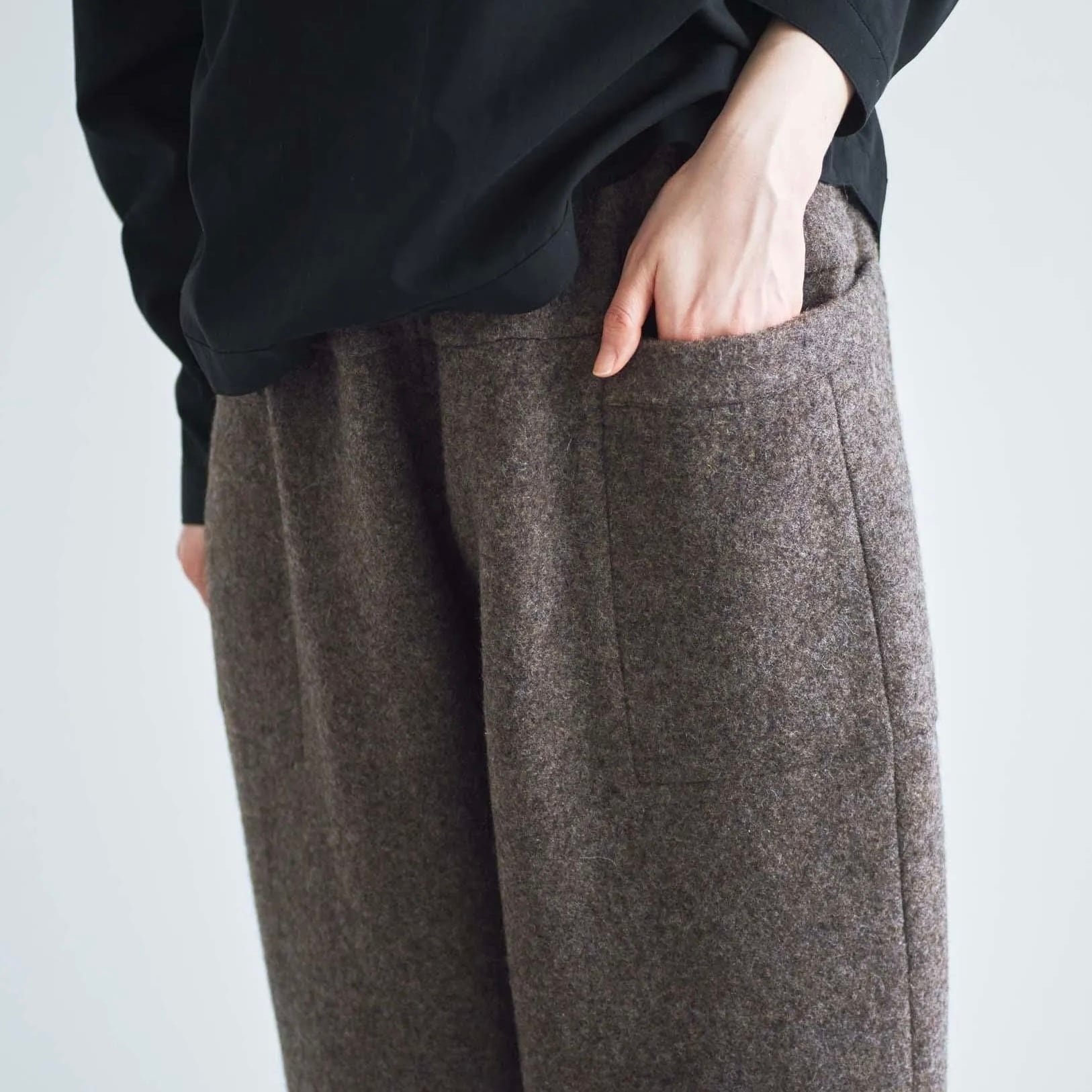 āta ｜wool pants（圧縮ウール100%） -navy, brown | robin ASO