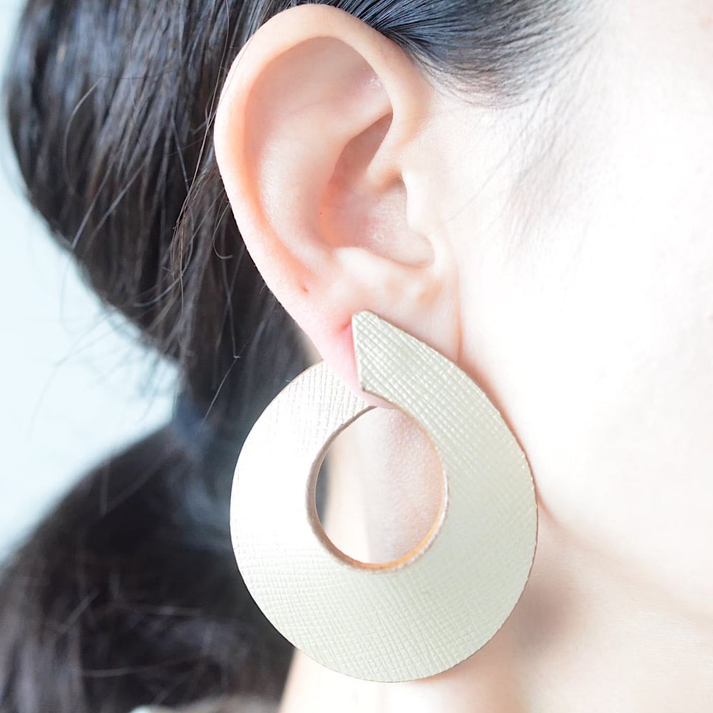 leather pierce/earring 《Goat Connect》3colors | TO DAY'S BOUTIQUE