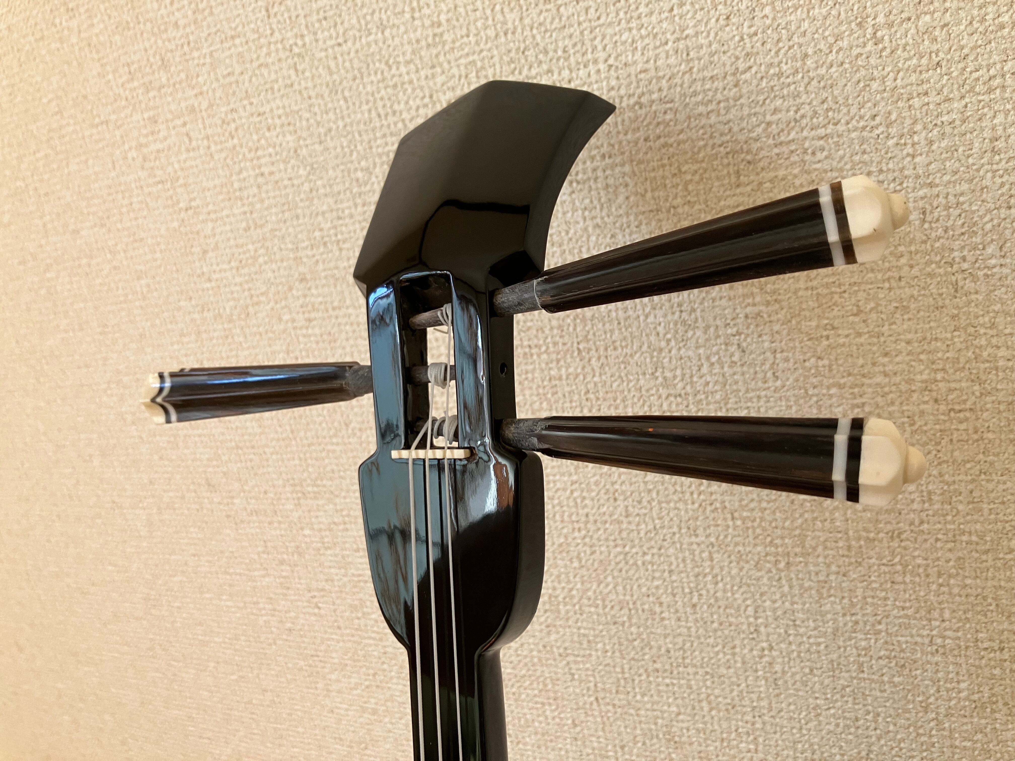 名工 内間直樹作 上級黒檀平仲知念本うるし仕上げ | クオレ三線工房え