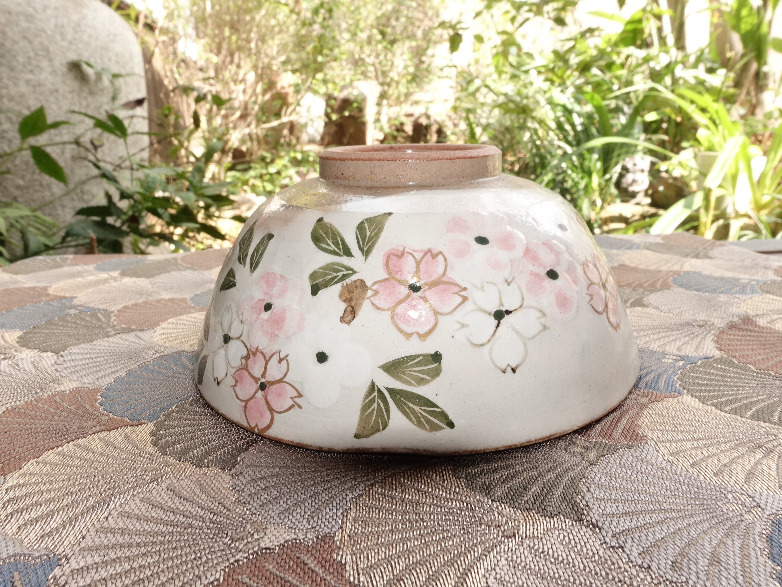 四季彩草花 桜茶碗 （俊山作） 1客 3300円（税込） | 陶点睛かわさき