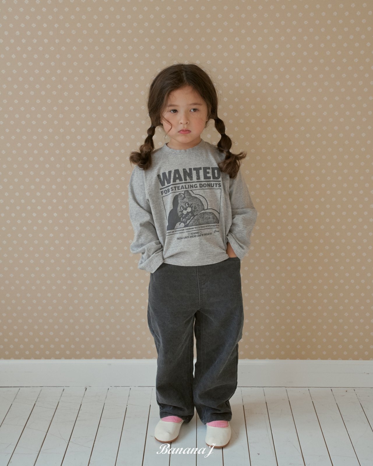 【BANANA J】WANTEDグラフィック ロングTシャツ／メランジ（XS–JS） - 1