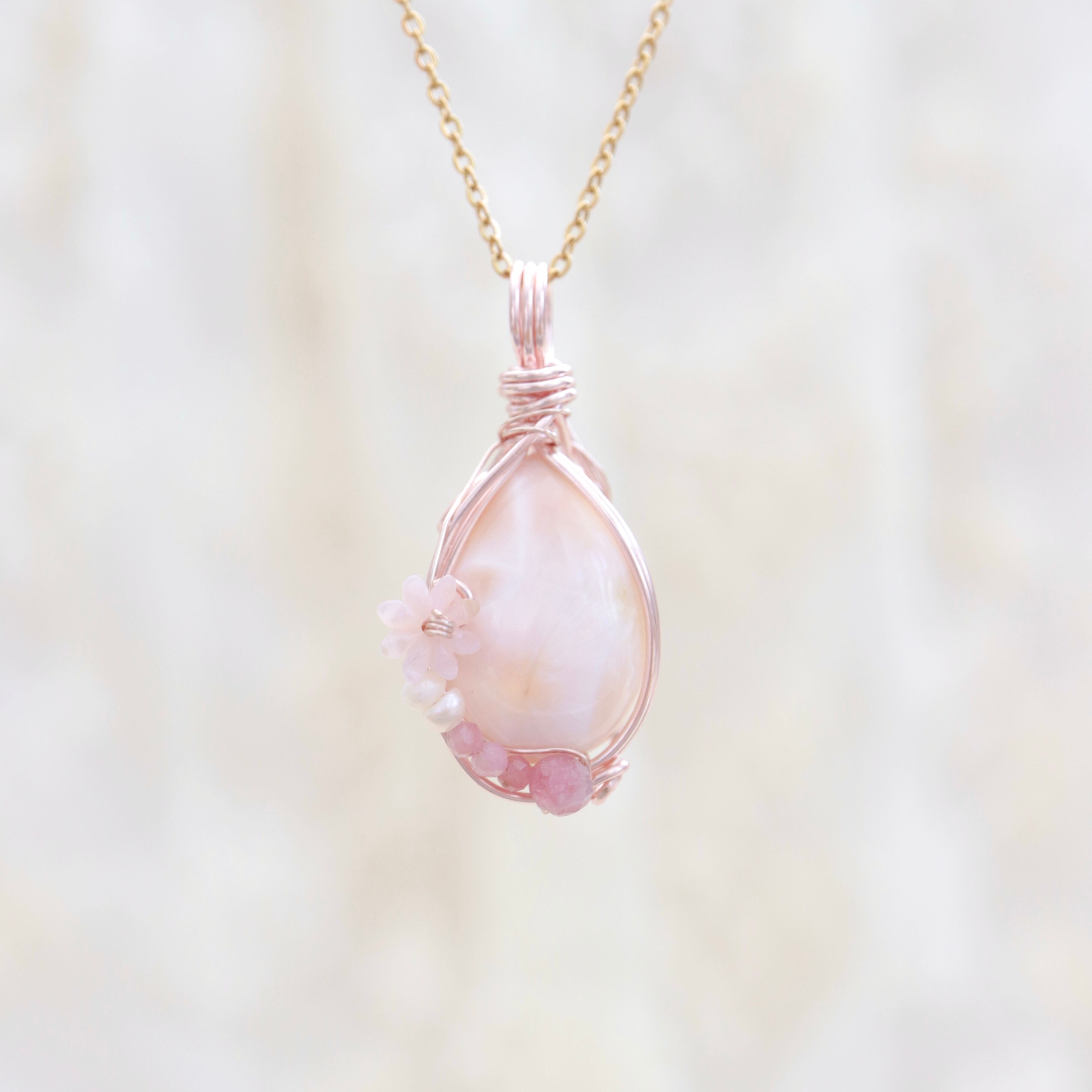 【1点もの】トムソナイトのペアシェイプペンダント《やさしい絵の具のしずく》|柔らかな色彩をまとう天然石