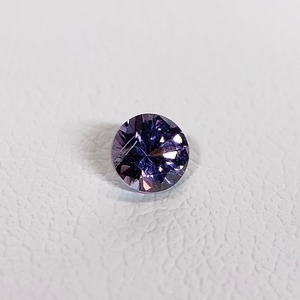 紫系 丸いスピネル 約3.4mm r-0085