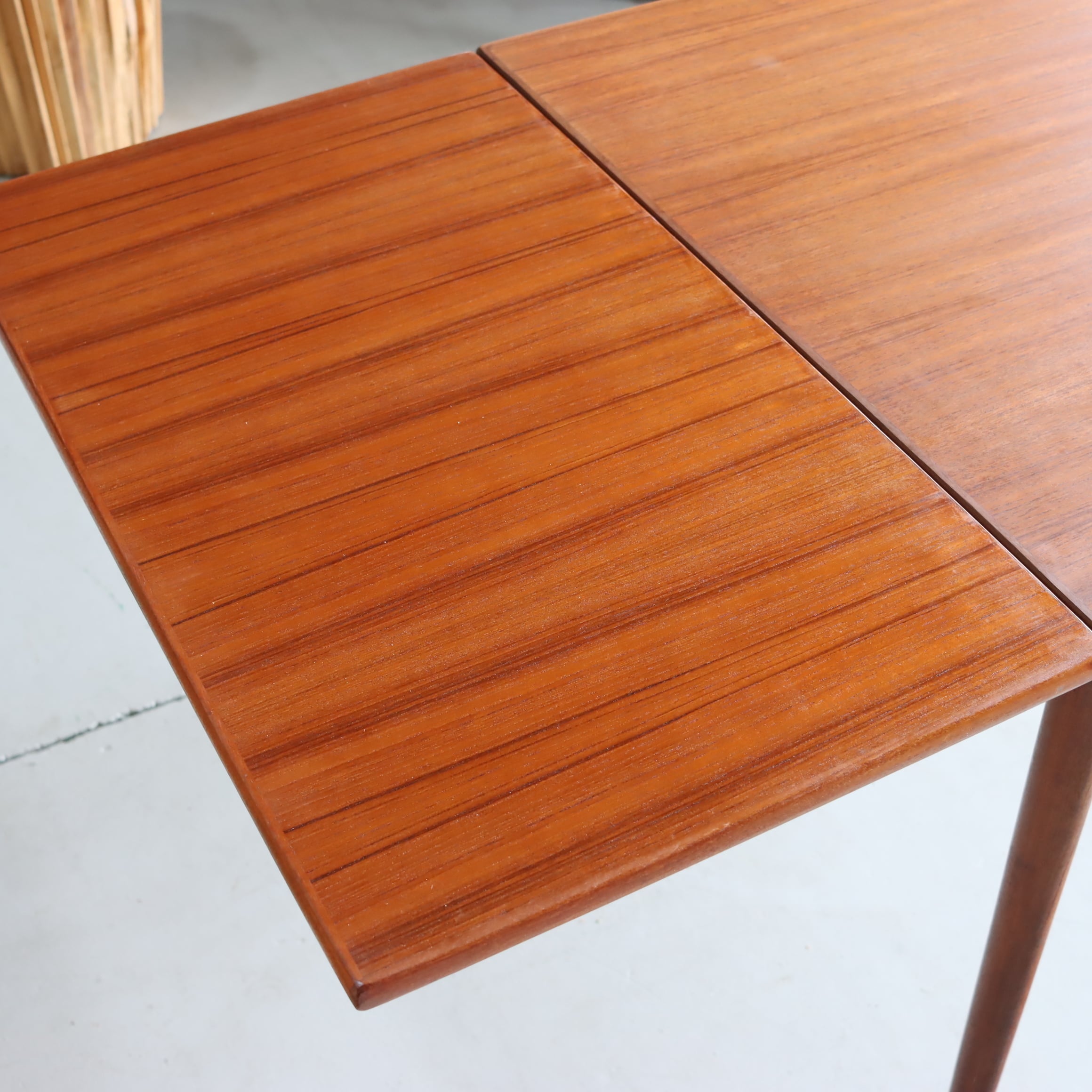 Denmark Vintage Extention Table / デンマークヴィンテージの