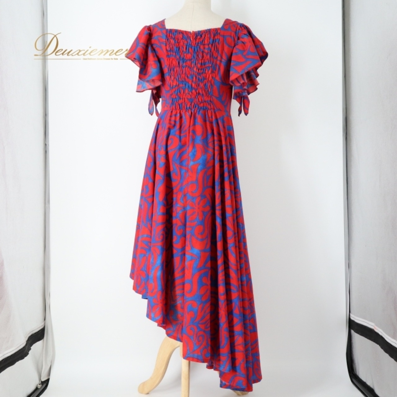 フラダンス 衣装 ワンピース ドレス レッド系 ブルー系 マーメイドライン エムエムジェイ ハワイアンプリント MermaidLine MMJ アロハ フラ ダンス レッスン 練習 赤 青 フリル袖 ノースリーブ 2way アシンメトリー 華やか 鮮やか かわいい おしゃれ エレガント フェミニン カジュアル ハワイアンスタイル ダンス衣装 プリンセスライン フラレッスン 発表会 華やかさ