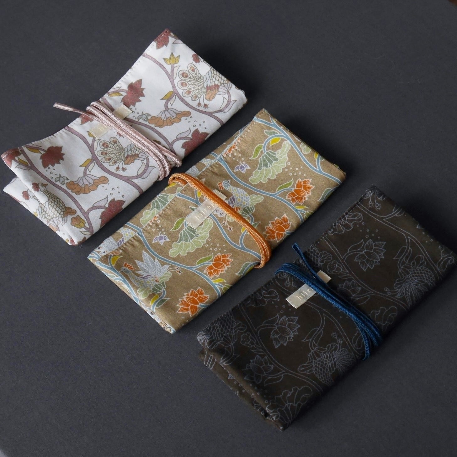 座具（お念珠入れ） hiiragi ひいらぎ | 日々花［ Hibika online ］