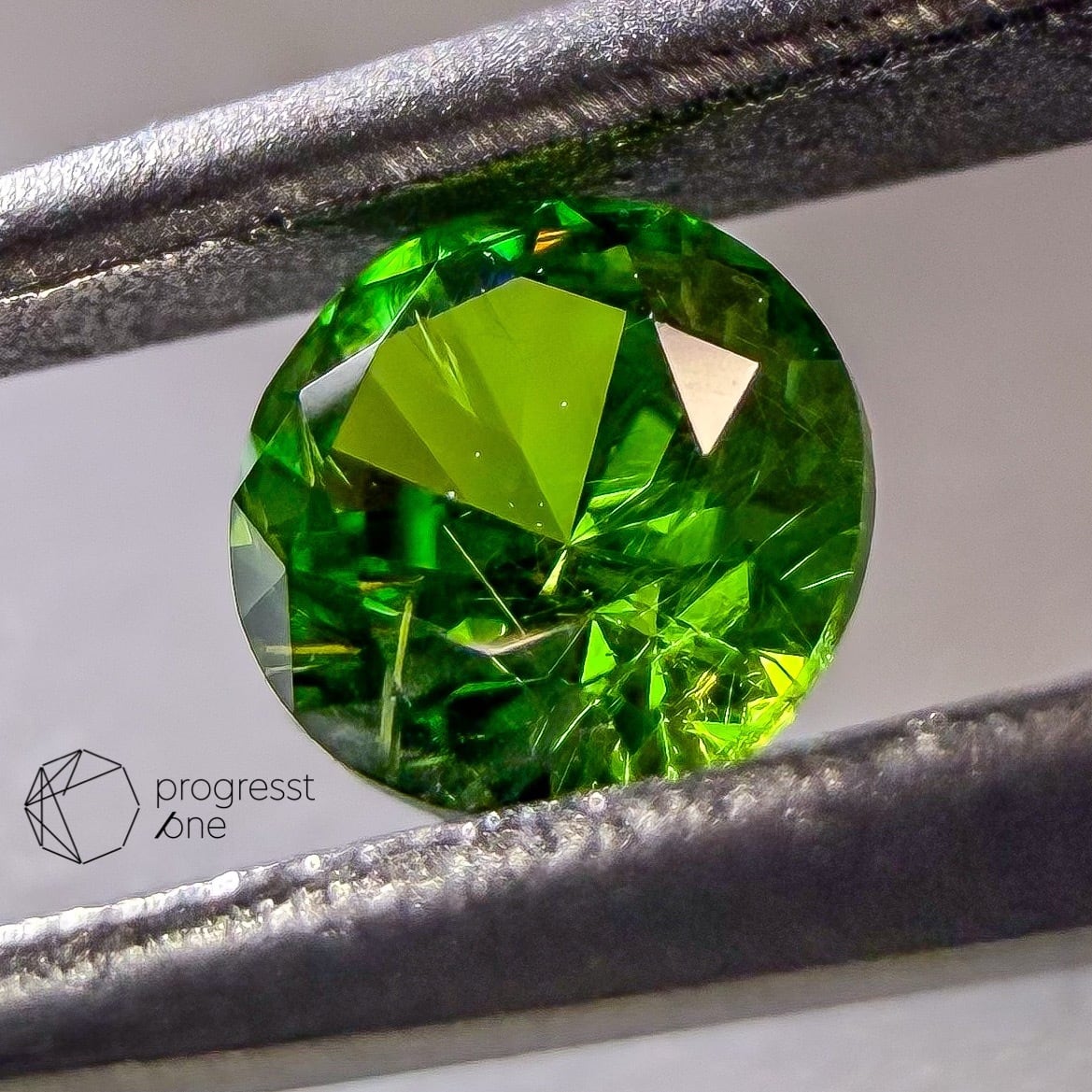 天然石　デマントイドガーネット 天然デマントイドガーネット 0.44ct 【ビビットグリーン】 ロシア