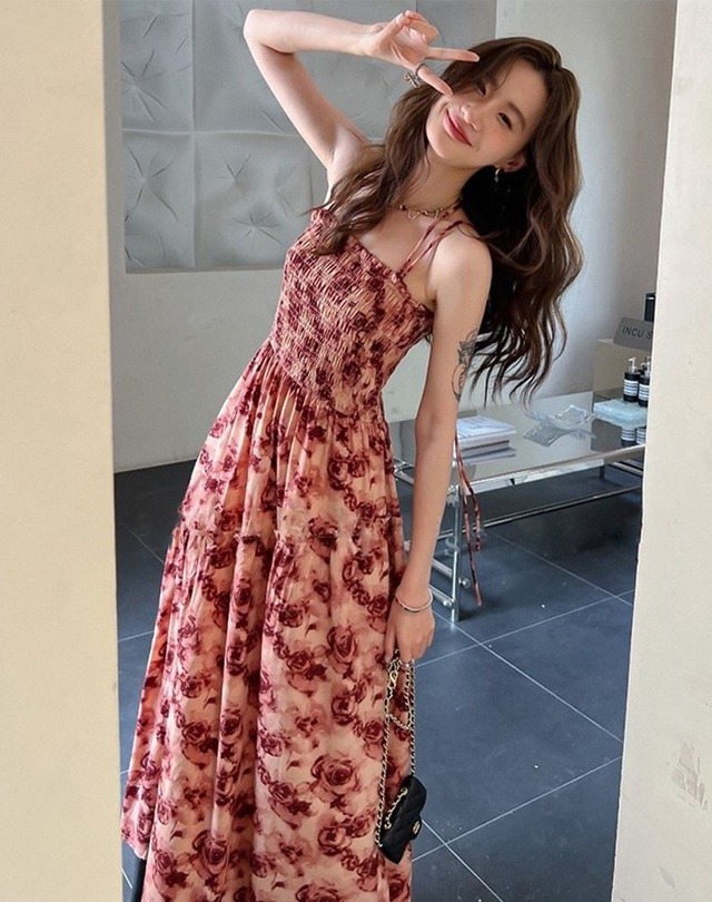 ワンピース キャミソール ロング ロング丈 ウエストマーク ポリエステル 大人可愛い カジュアル おしゃれ 大人女子 キュート 存在感 花柄 春 夏 秋 レディース デート お出かけ 女子会 休日 パーティー 旅行 海 普段使い 韓国 ファッション スタイル 楽ちん プレゼント 送料無料 S M L XL 2XL レッド グレー