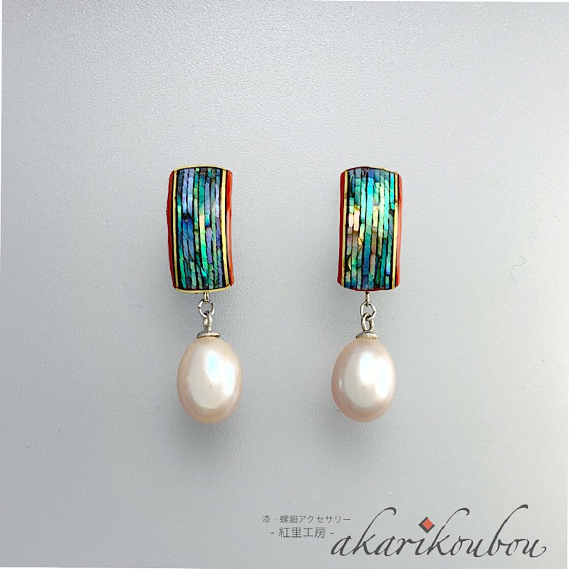 予約商品》【K18】螺鈿とパールの漆ピアス 金蒔絵 赤 螺鈿ピアス 