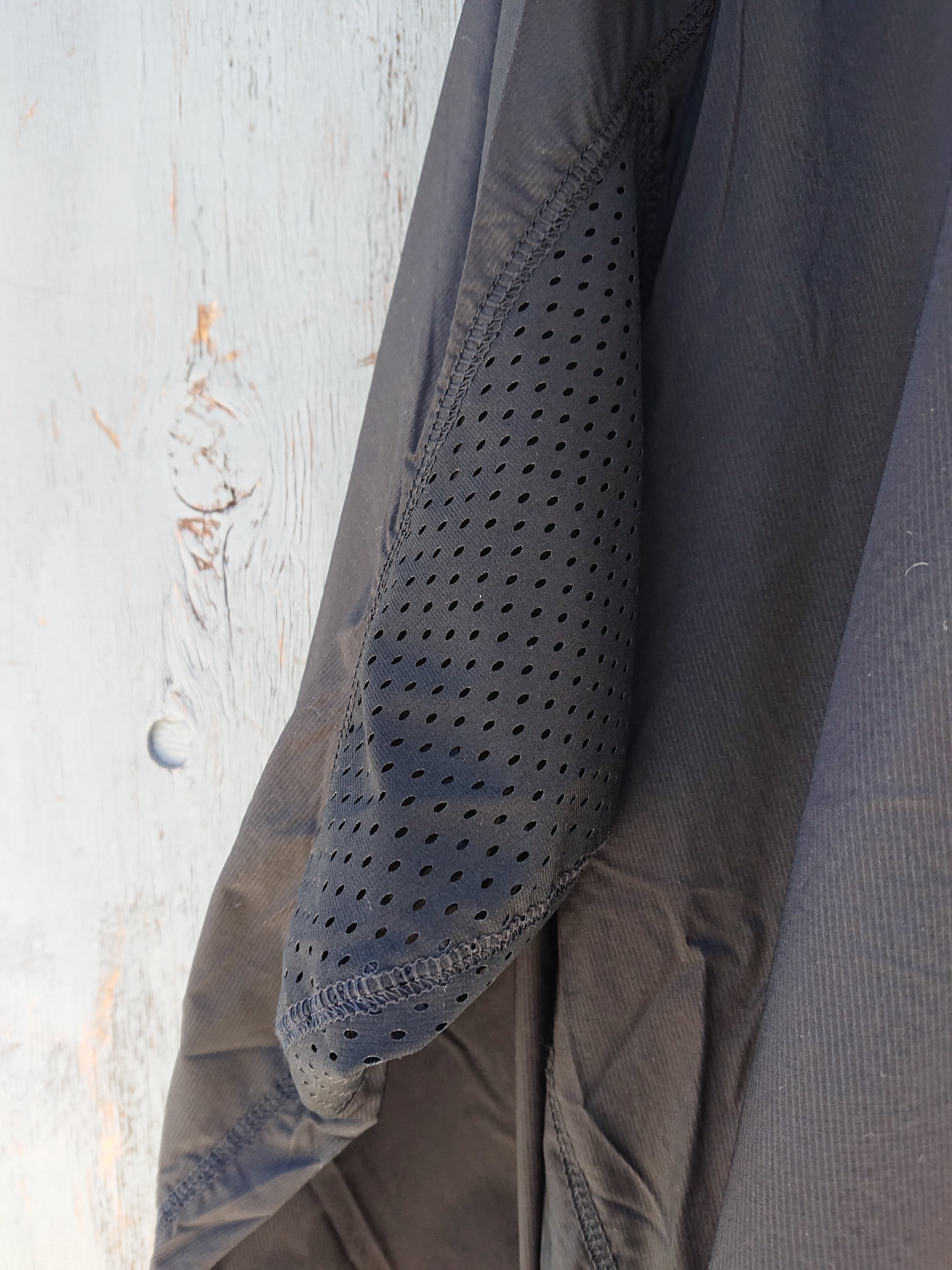 COMFY CMF OUTDOOR GARMENT 