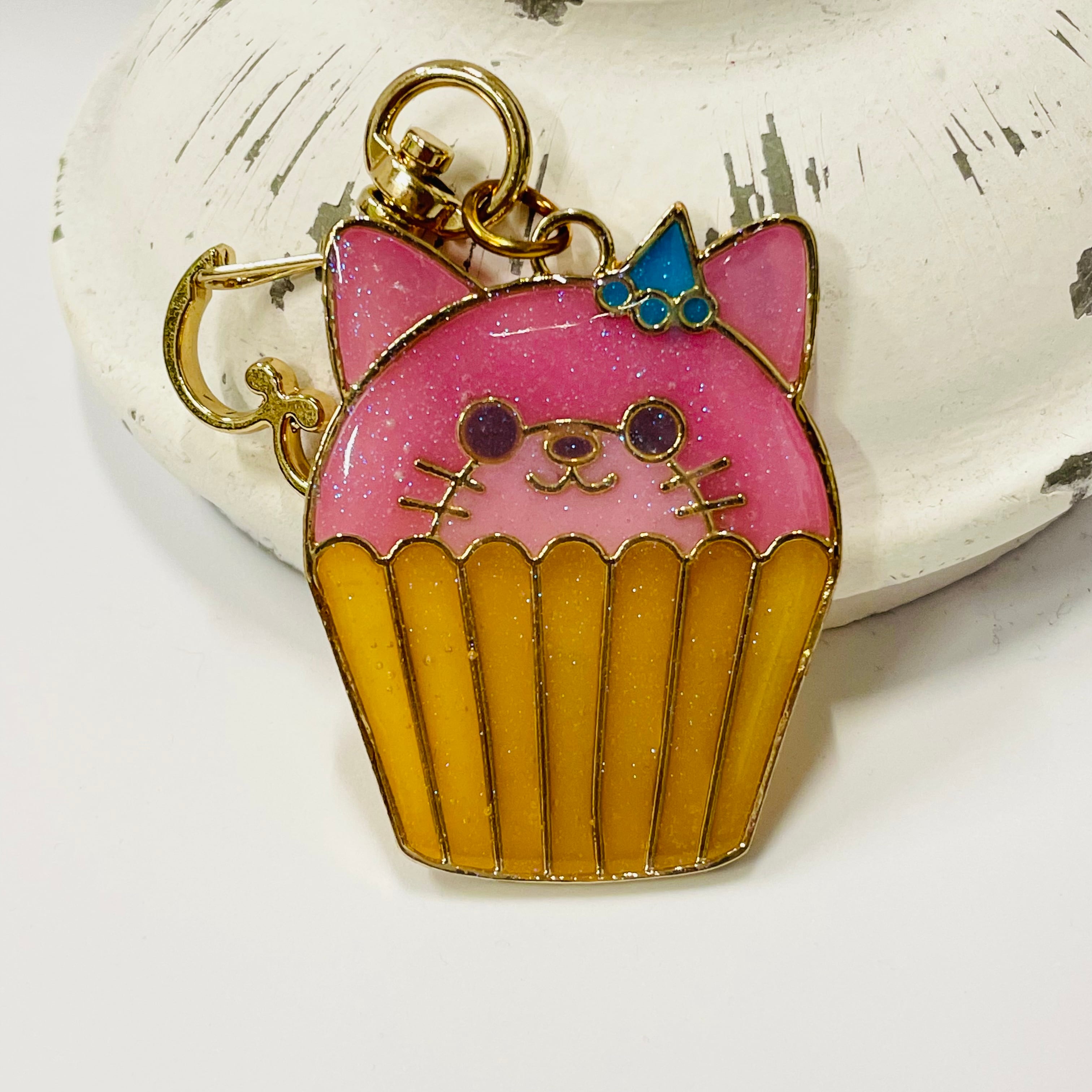☆カップケーキとバレンタイン猫ちゃんチャーム☆