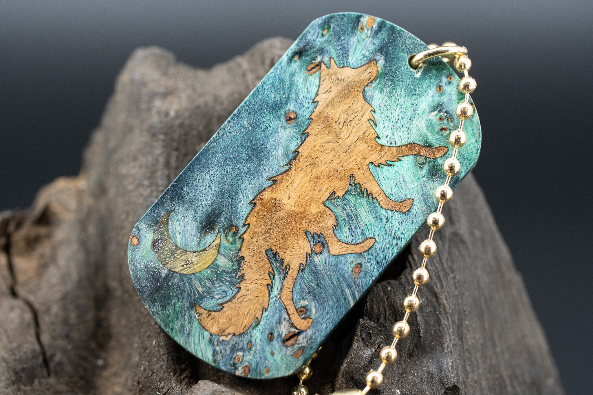 ※【朱色の銘木】 本花梨瘤 スタビライズウッド ドッグタグ 象嵌 闊歩