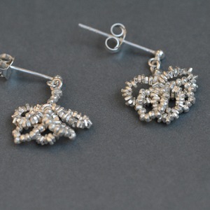 petal ピアス・イヤリング シルバー