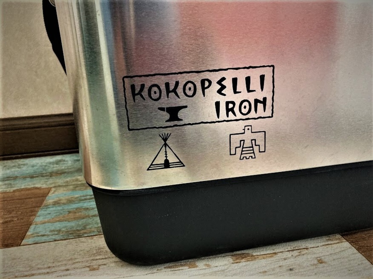 Kokopelli Iron ロゴステッカー マットブラック サイズM　送料無料