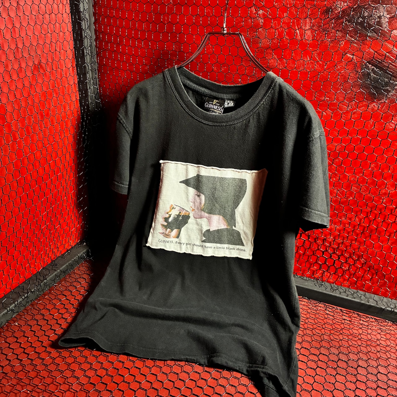 GUINNESS Beer プロモTシャツ 黒 ピンナップガール ギネスビール
