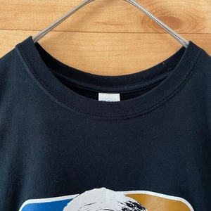 【GILDAN】ラジオ局 WCCO NEWS RADIO 830 プリント Tシャツ Sid Hartman イラスト L US古着