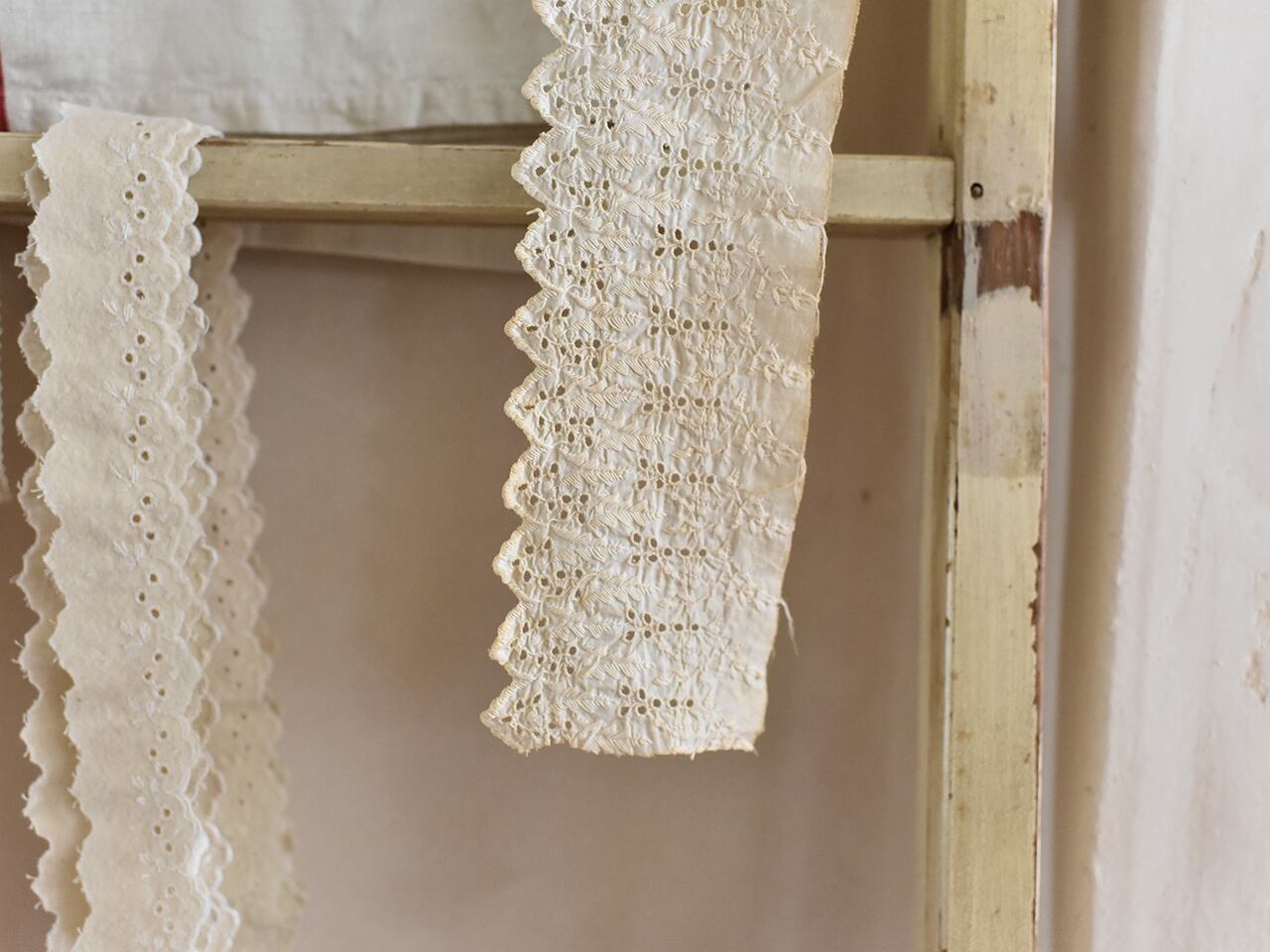 レトロな柄がかわいいアンティークレース(F) *フレンチアンティーク