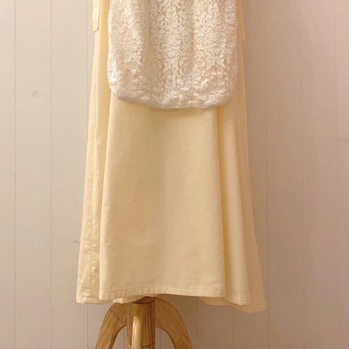 original : landmark jumper skirt / cream × white
