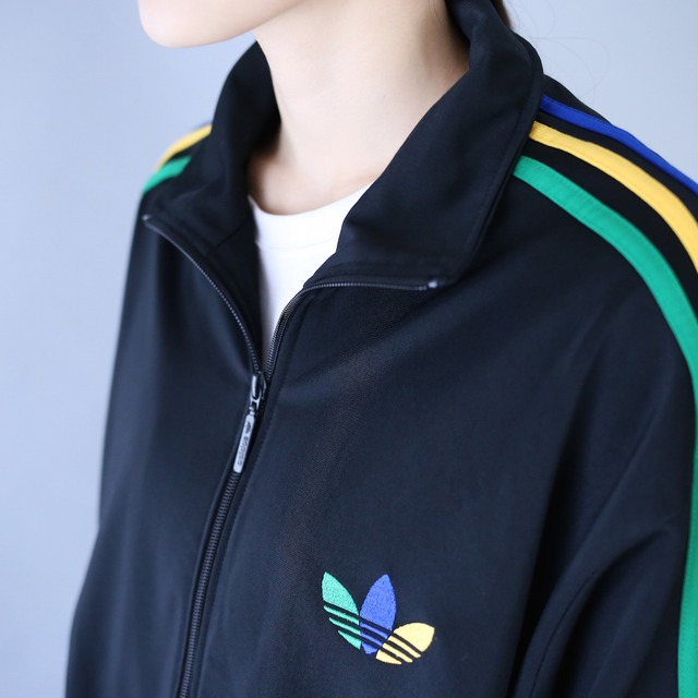 "adidas" 3-color logo mark and sleeve line track jacket