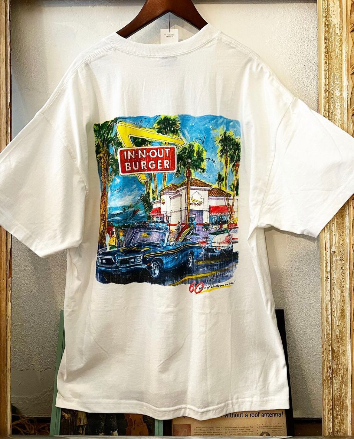 IN-N-OUT Tシャツ