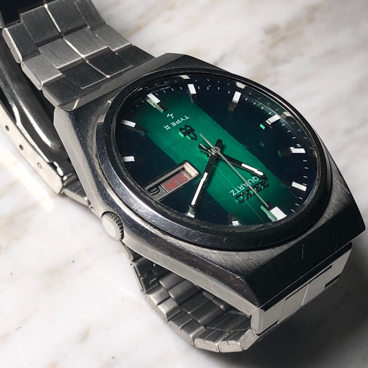 vintage SEIKO cut glass quartz watch 