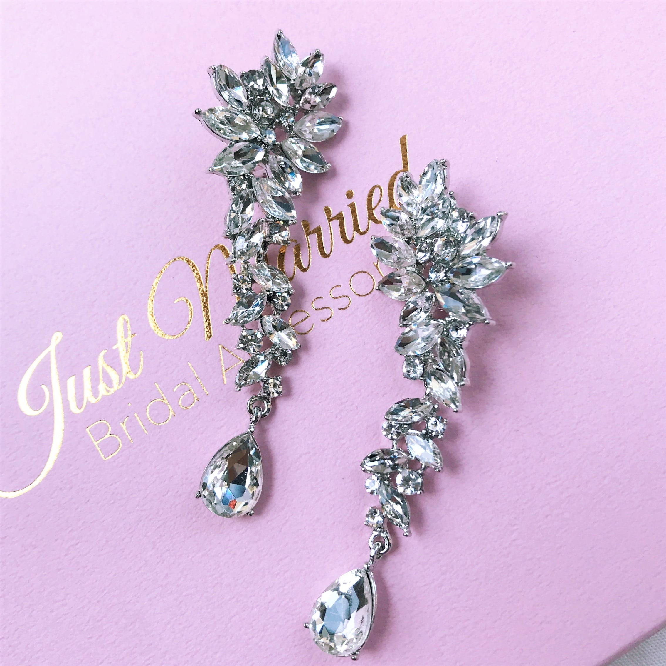 期間限定】 Just Married フラワークリスタルイヤリング SALE♡