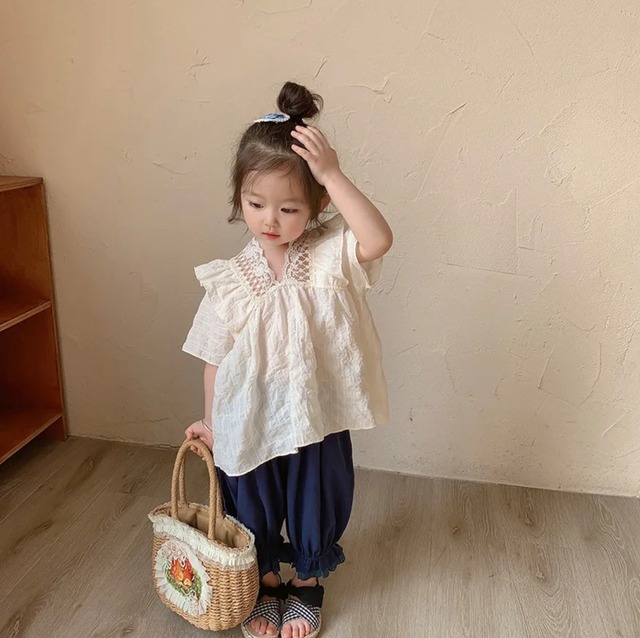 レースとフリルのプリンセスブラウス