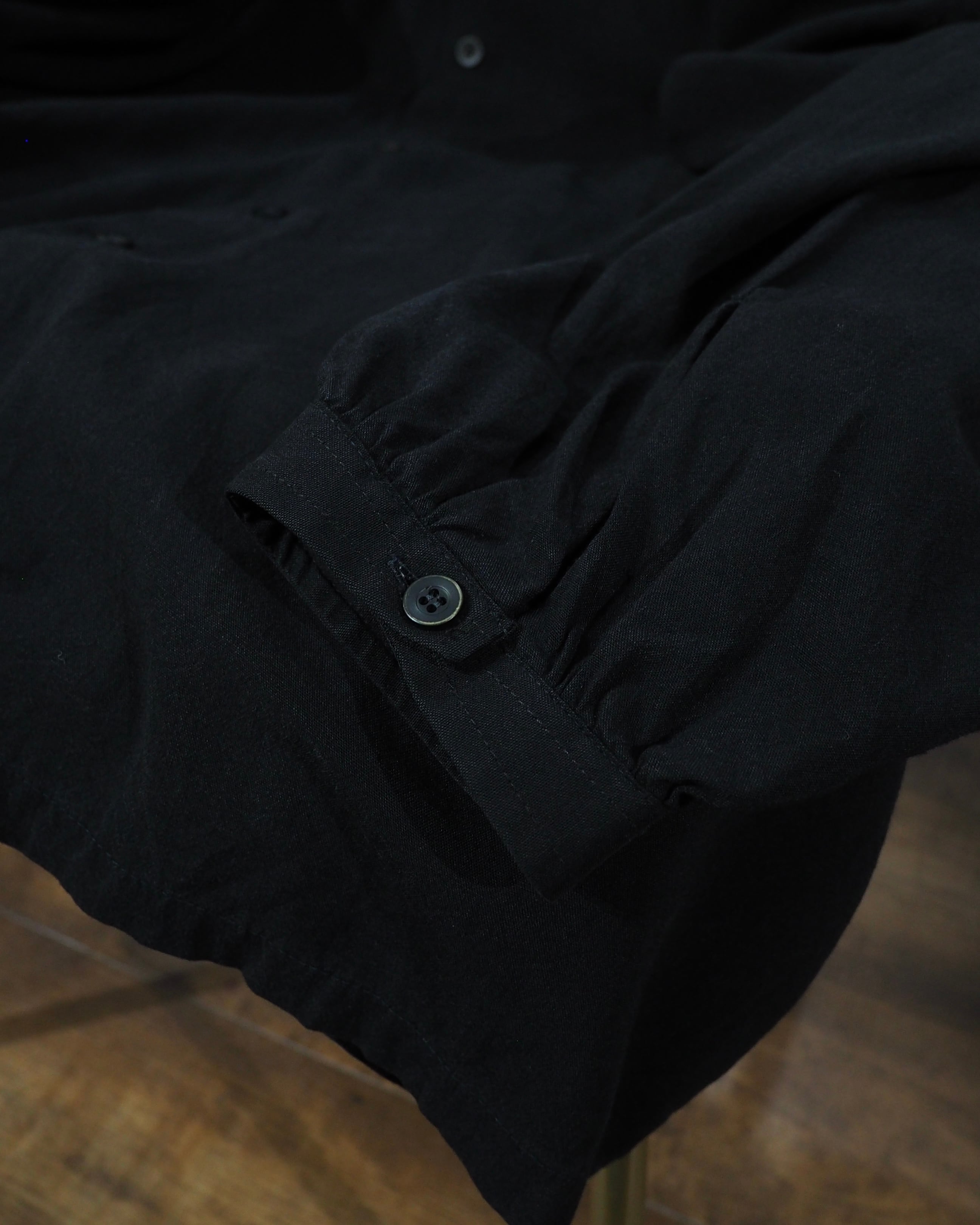 1980s " ANDROS - Special " Black Gather vintage Drape loose No collar Shirt (Made in Canada)