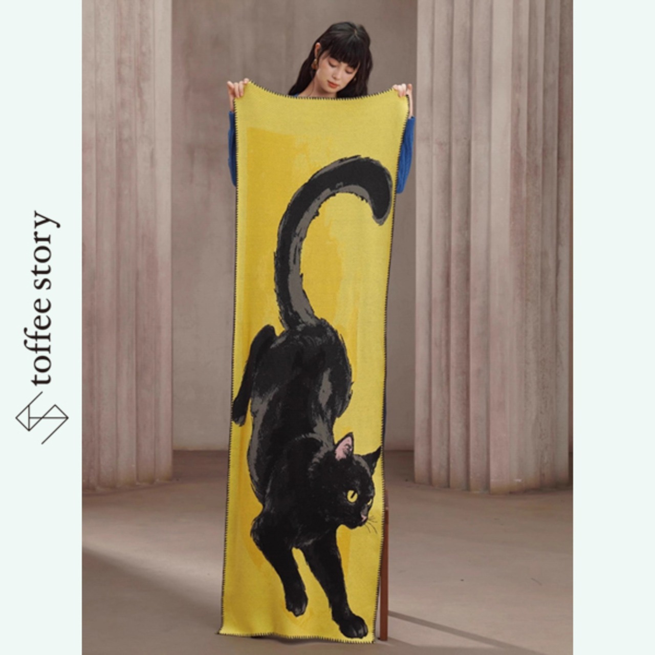 黄金の夢を駆ける黒猫の幻想ショール 《C0254》