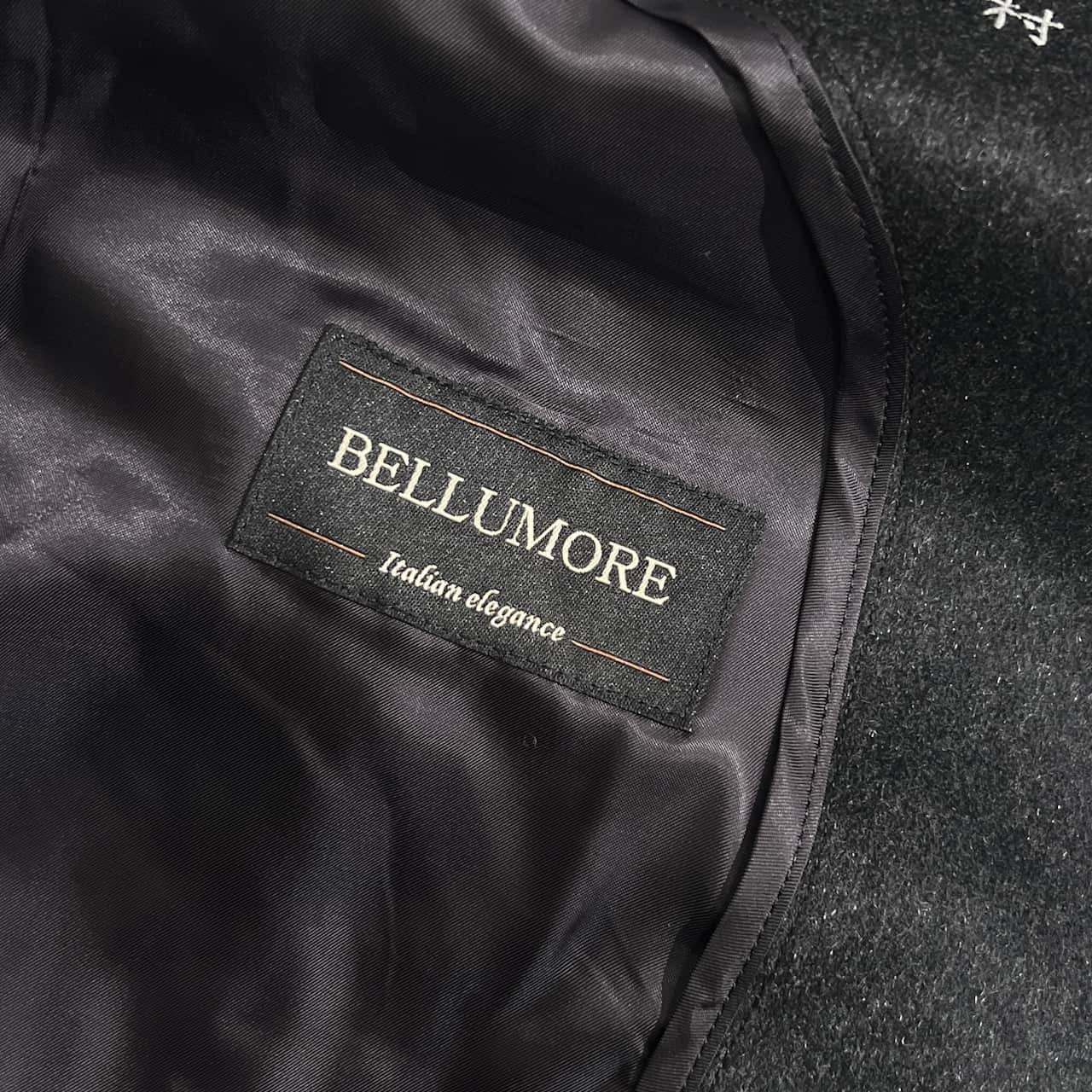 新品 タグ付き カシミヤ100% BELLUMORE ベルモーレ ステンカラーコート A180/ダークグレー メンズ 本水牛ボタン