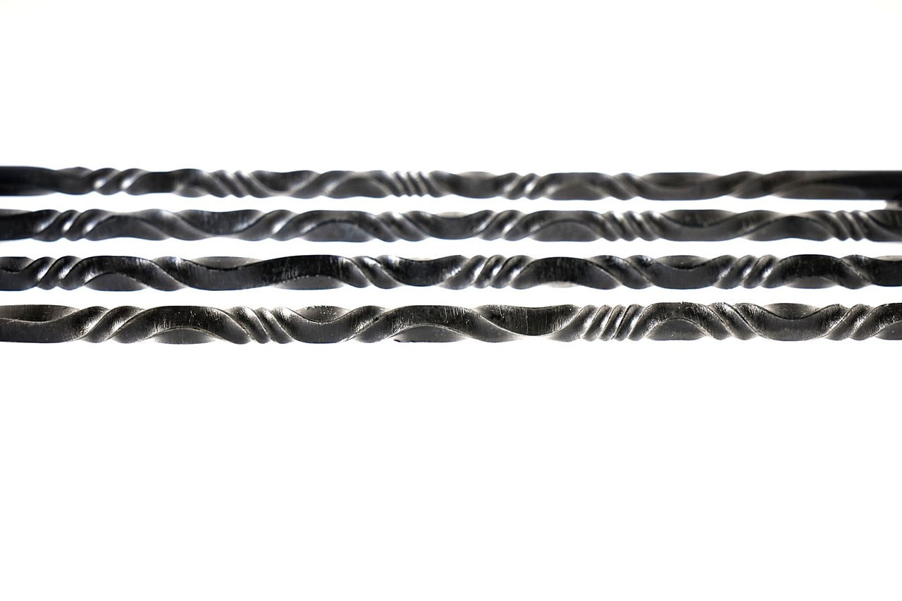 ロダン焚火台対応　ミカヅキロストル”GRACE” （ツイスト加工）　鉄無処理バージョン