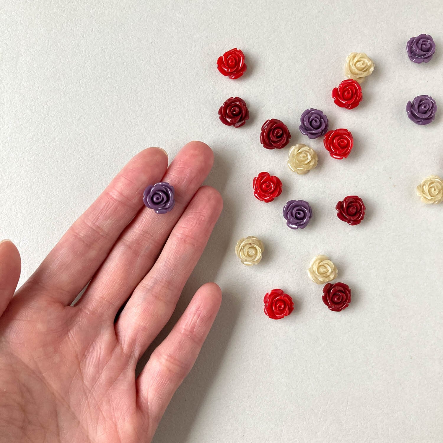 バラモチーフのデコパーツ（11mm） | Dua-アクセサリーパーツショップ