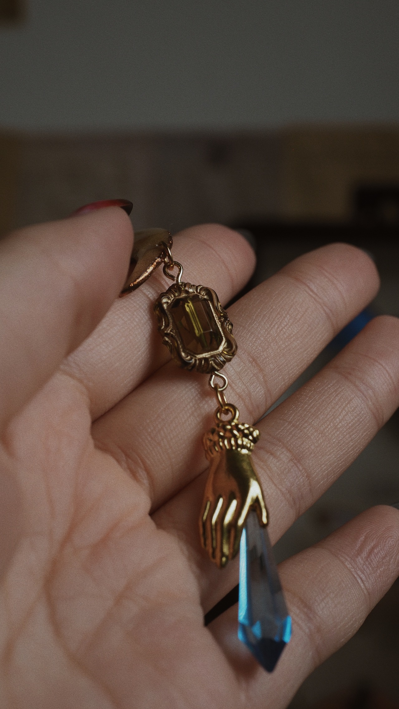 夜空の鉱石 片耳飾り【星屑即納品】