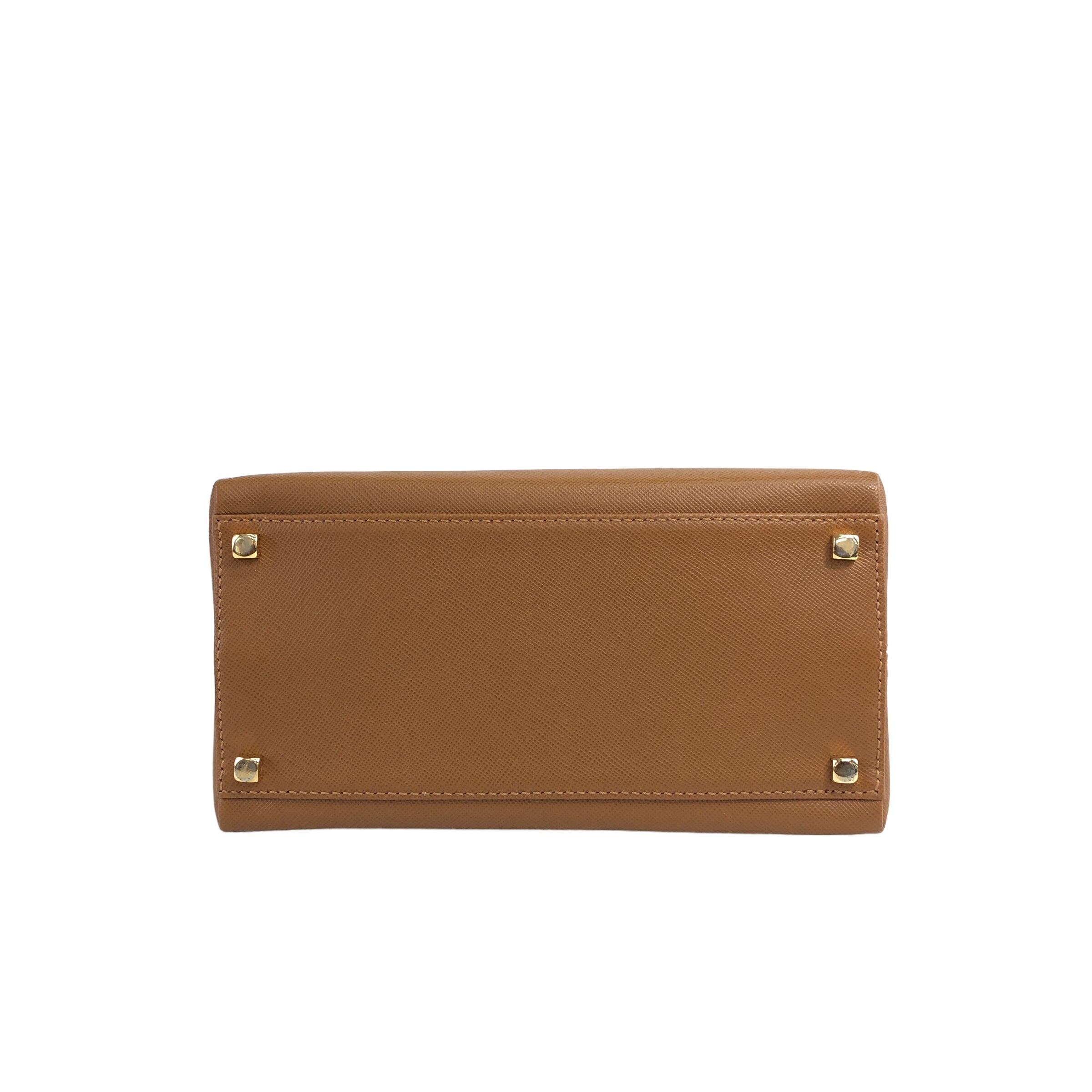 フェラガモ ショルダーバッグ ガンチーニ ライトブラウン Salvatore Ferragamo サルヴァトーレ フェラガモ ショルダー