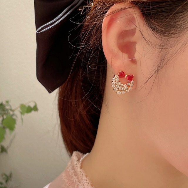 Zirconia ribbon pierce & earring　M1268