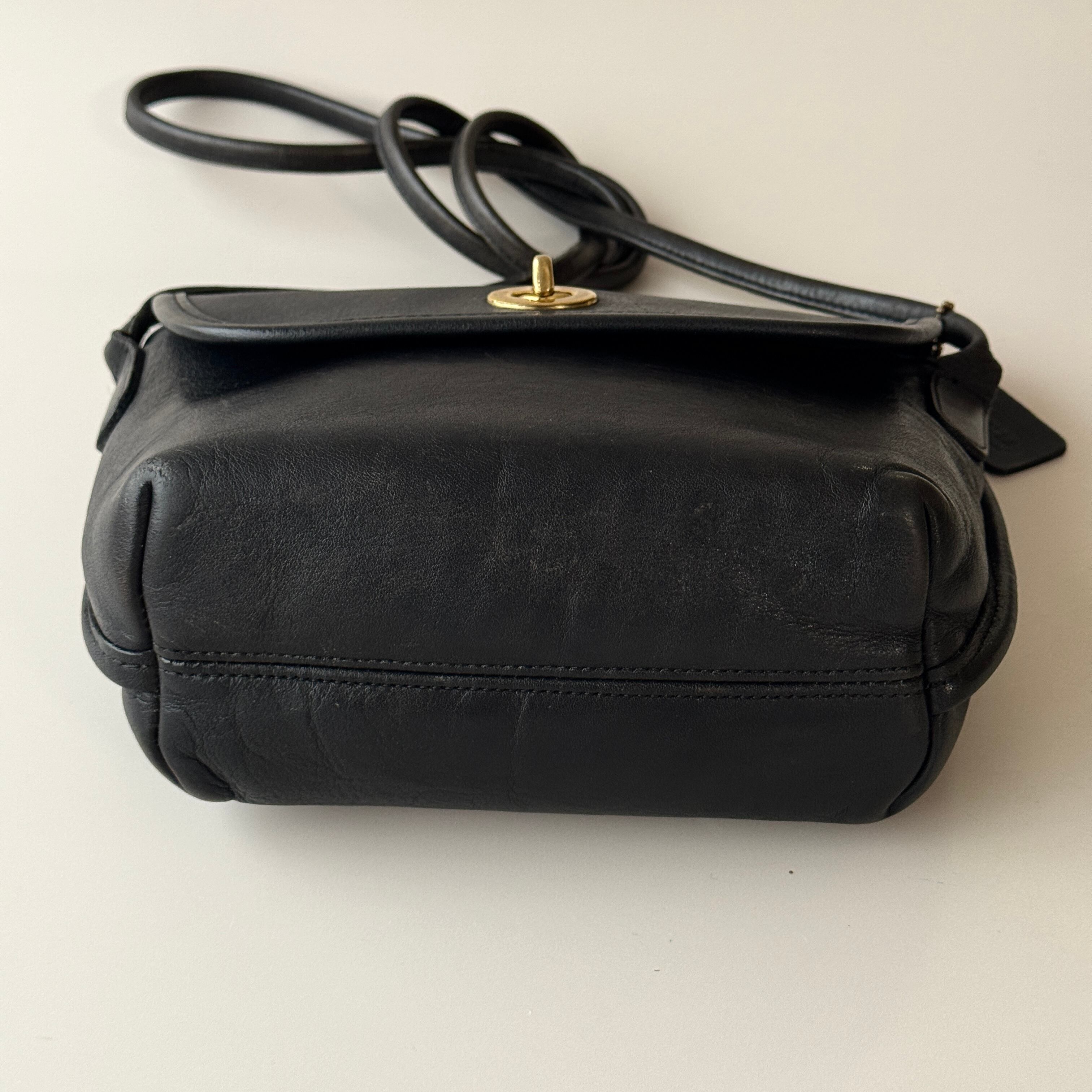 Vintage Coach 9919 Quincey Bag '95 | ONE VINTAGE