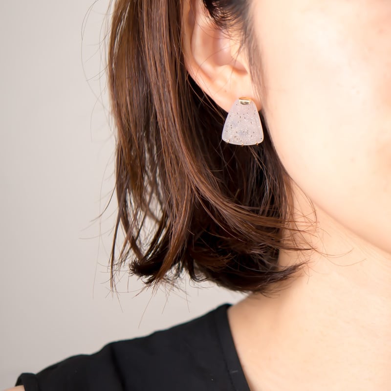 ドルジーアゲート ごま塩 K18 ピアス | Toumeina
