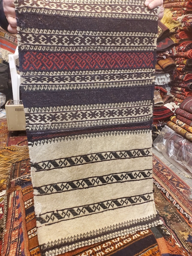 絨毯クエスト50【No.48】Kilim ※現在、こちらの商品はイランに置いてあります。ご希望の方は先ずは在庫のご確認をお願いします。