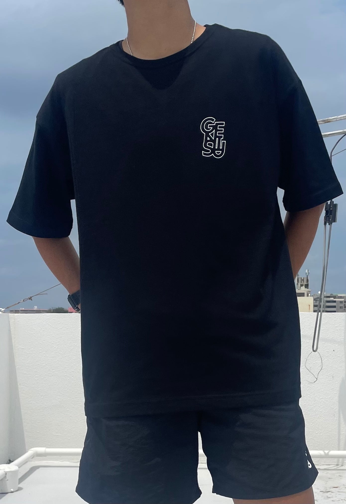 ビックロゴT GENIUS ビックロゴTシャツ BLACK× WHITE | GENIUS