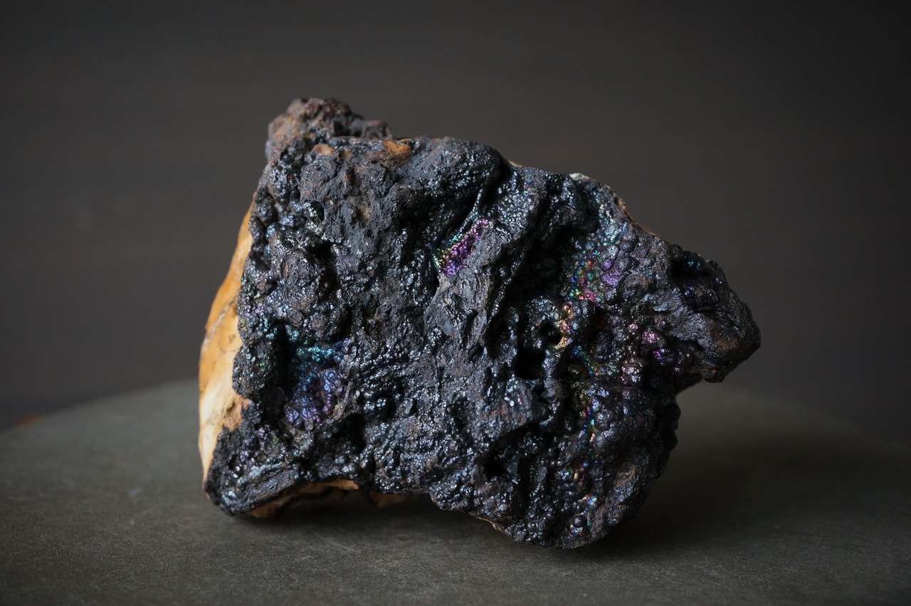スペイン産レインボーゲーサイト Goethite 2240