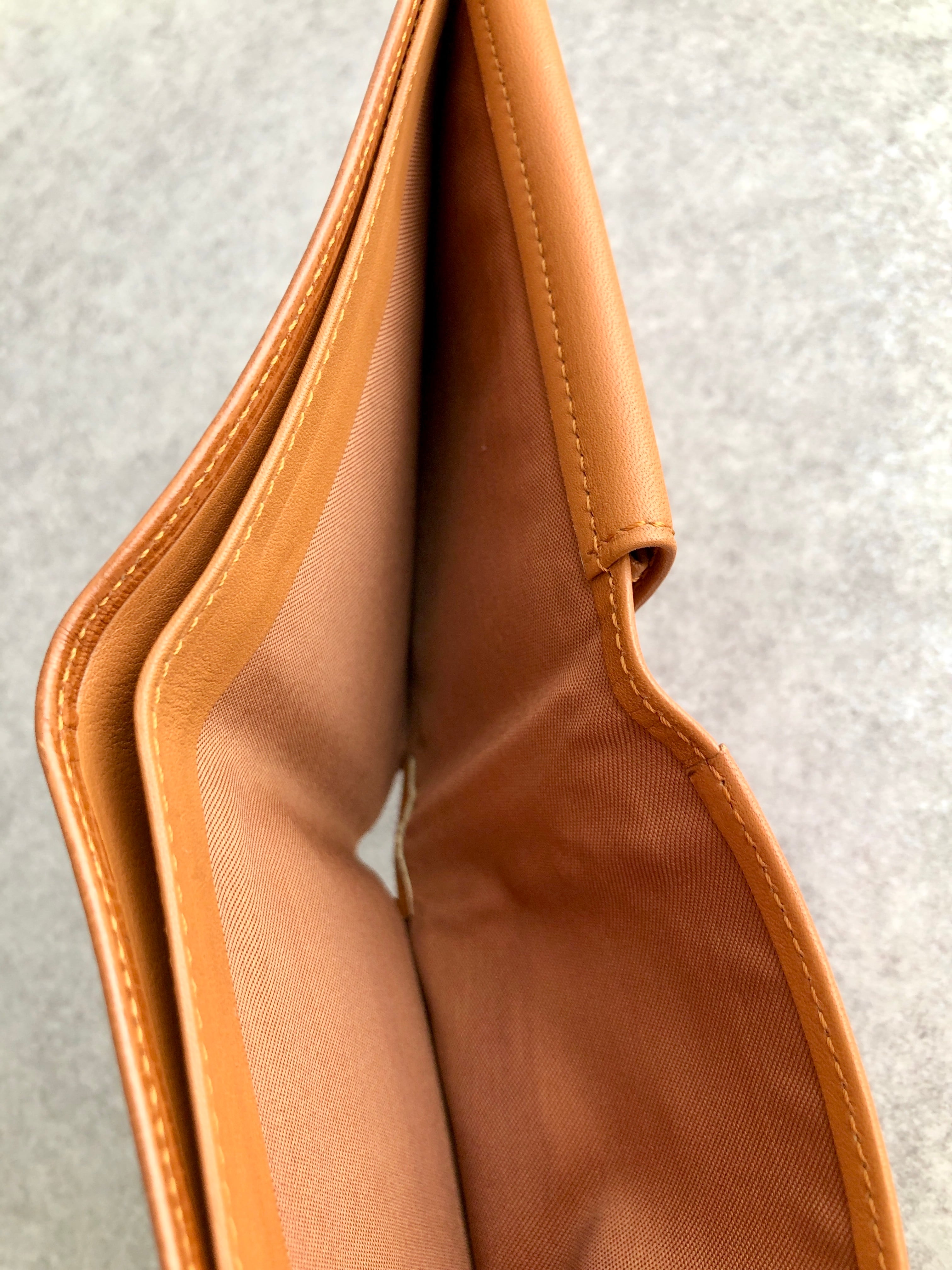 LOEWE ロエベ 財布 ブラウン アナグラム レザー 二つ折り LOEWE ロエベ 財布 ブラウン アナグラム レザー 二つ折り
