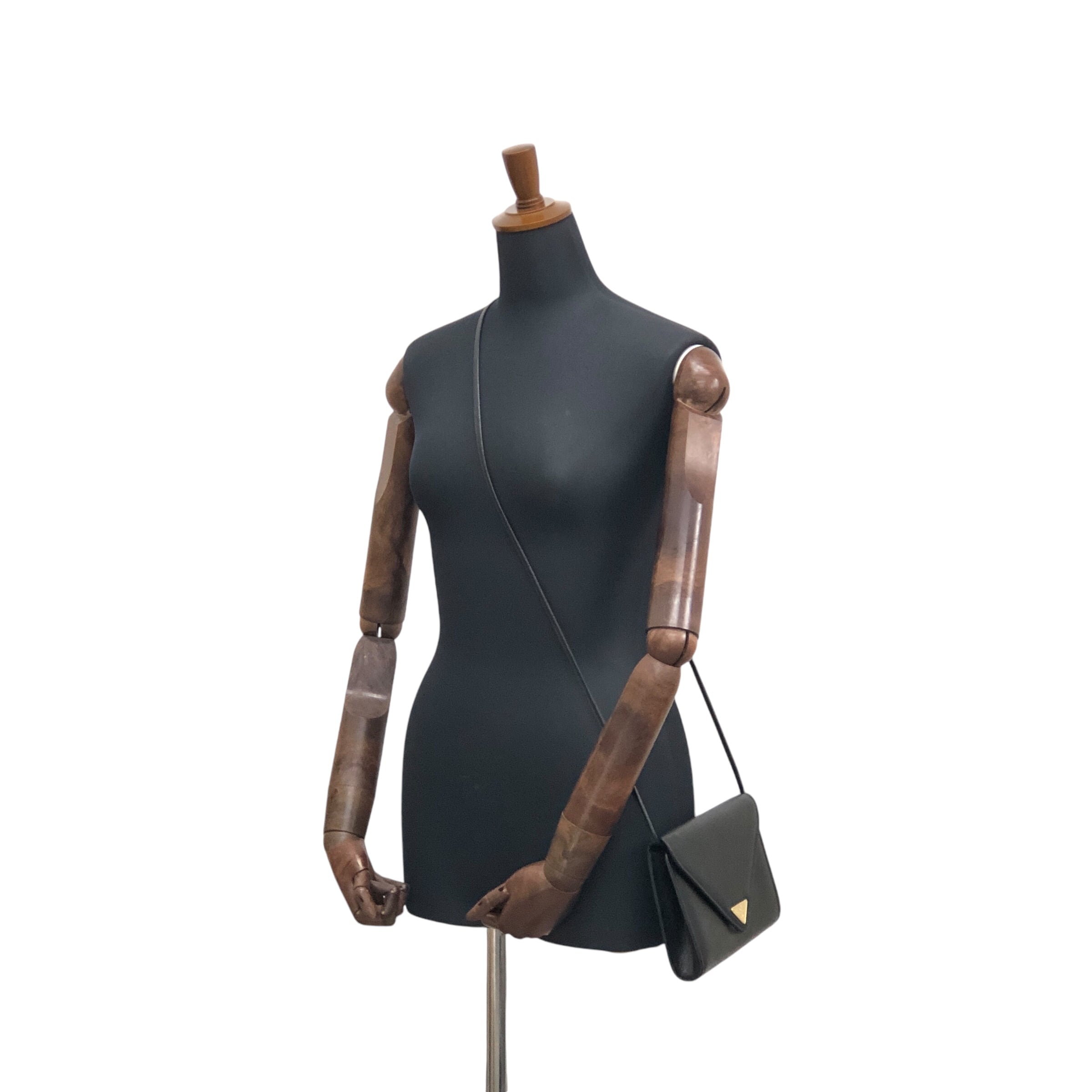 Yves Saint Laurent イヴ・サンローラン ショルダーバッグ Yves Saint Laurent イヴ・サンローラン ショルダーバッグ