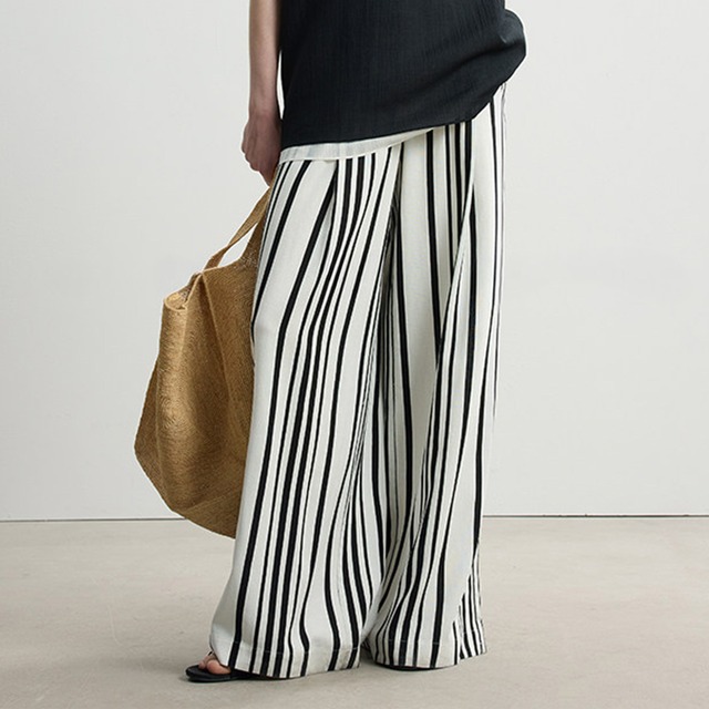 Relaxed stripe trousers A00148