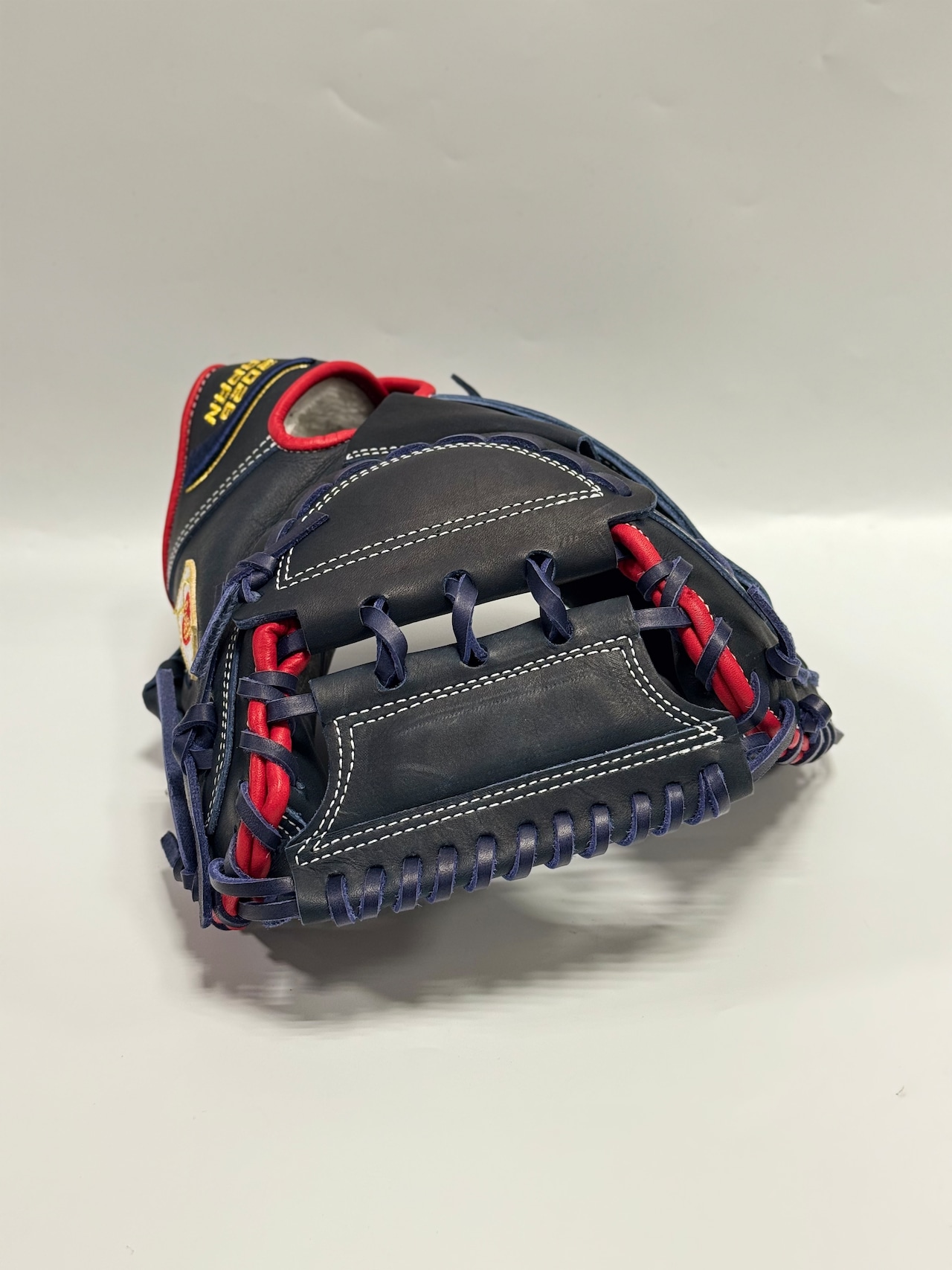 KUBOTA SLUGGERー久保田スラッガー 2026年侍JAPAN限定軟式グラブ 右投げ用 KW2型 KSブラック×レッド 限定ラベル・画像4