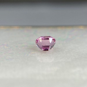 スピネル オーバルカット 約3.9*2.9*3.0mm r-0326