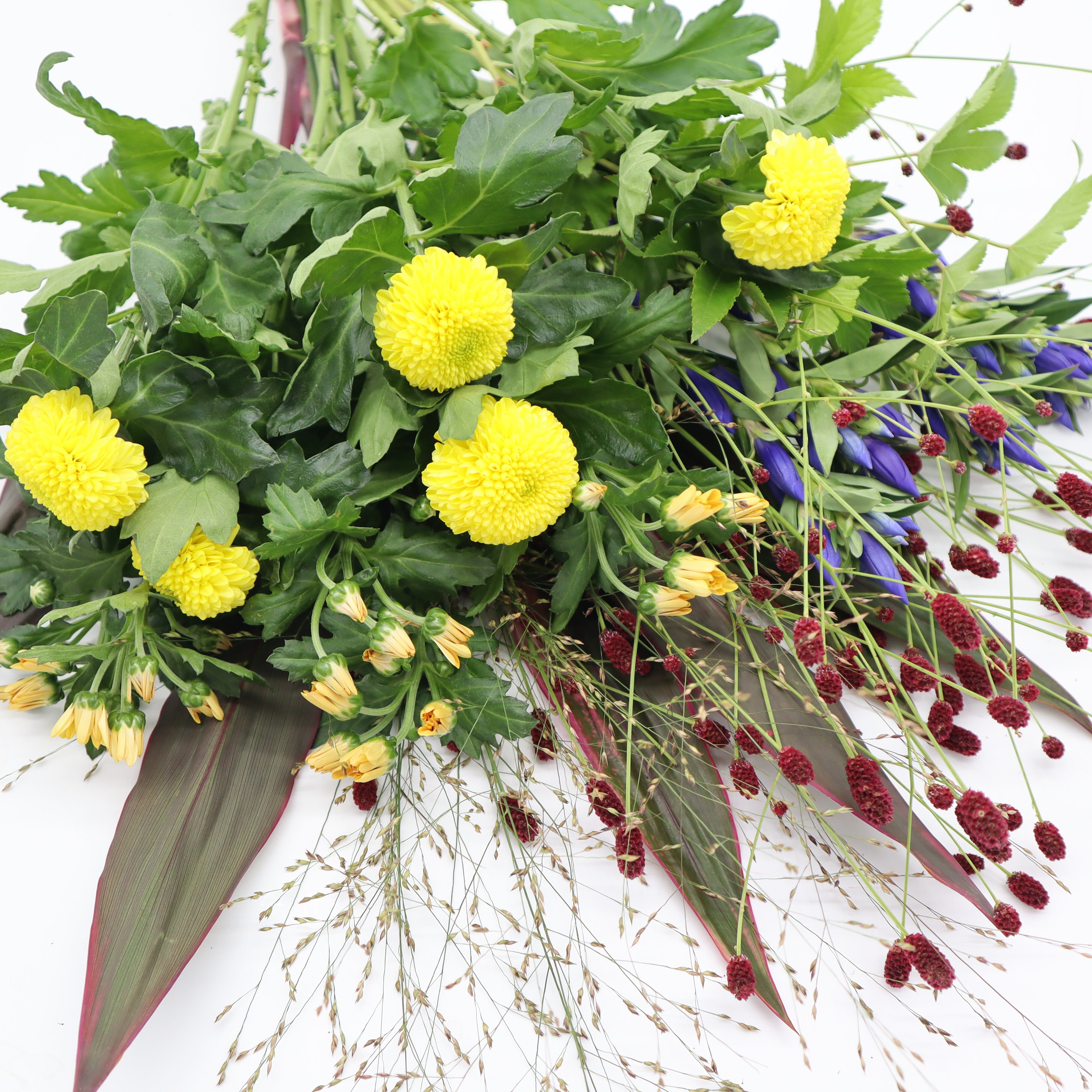 9月10日は 十五夜 秋のお花をたっぷり束ねた お月見セット フラワーロス支援 スマイルフラワープロジェクト