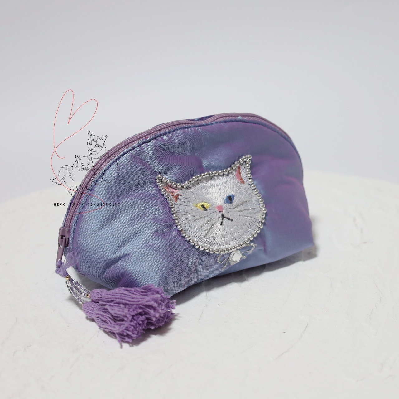 ビジュー＆刺繡ポーチ　ブルー猫